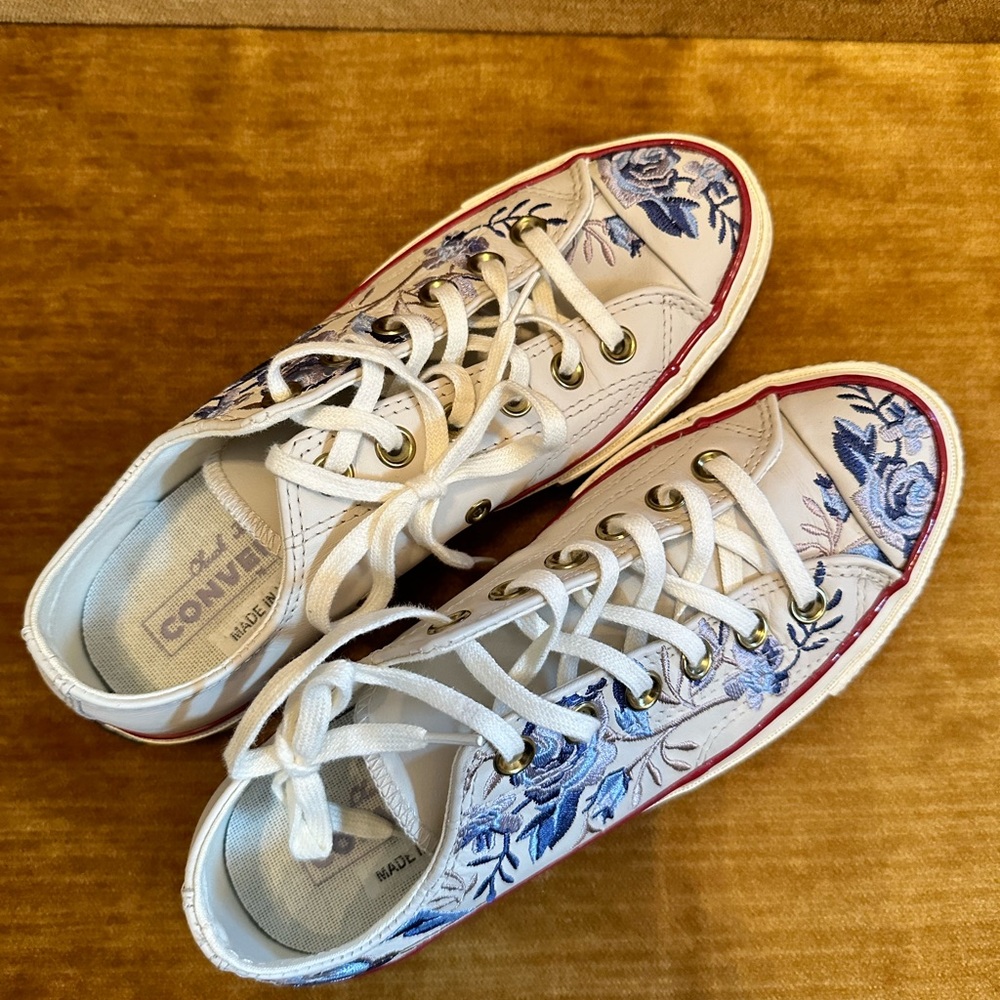 Converse Women’s Chuck 70 Parkway Floral Sneakers - Women’s US size 6.5